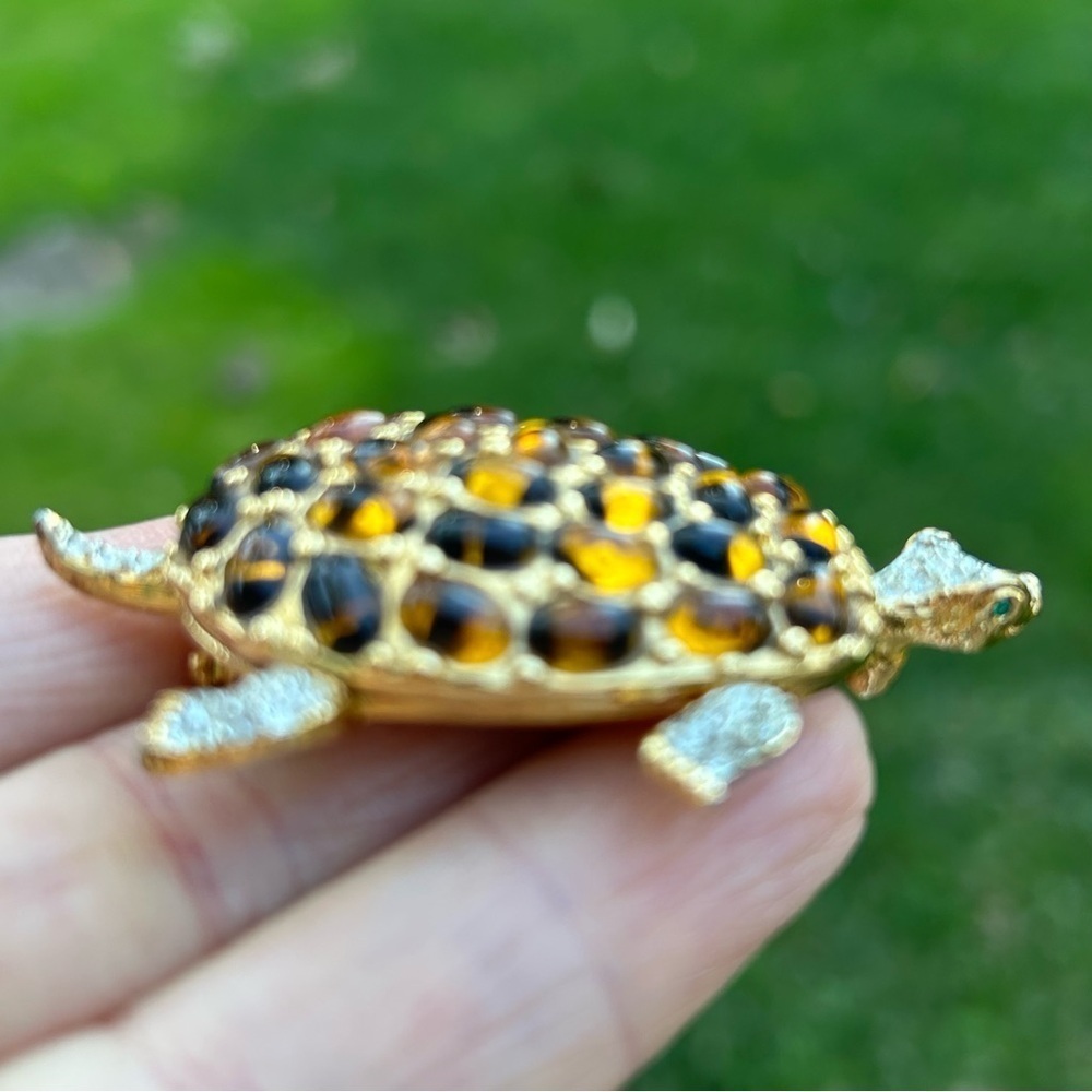 Kenneth Jay Lane Rhinestone Turtle Brooch - Signed - Picture 5 of 8